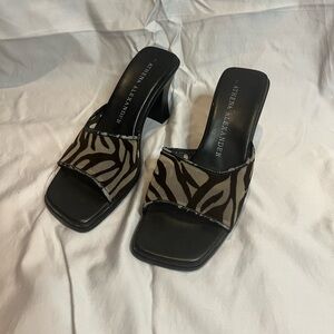 Athena Alexander Black Open toed Heels